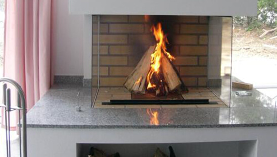 Stilvoller offener Kamin für Ihr Zuhause